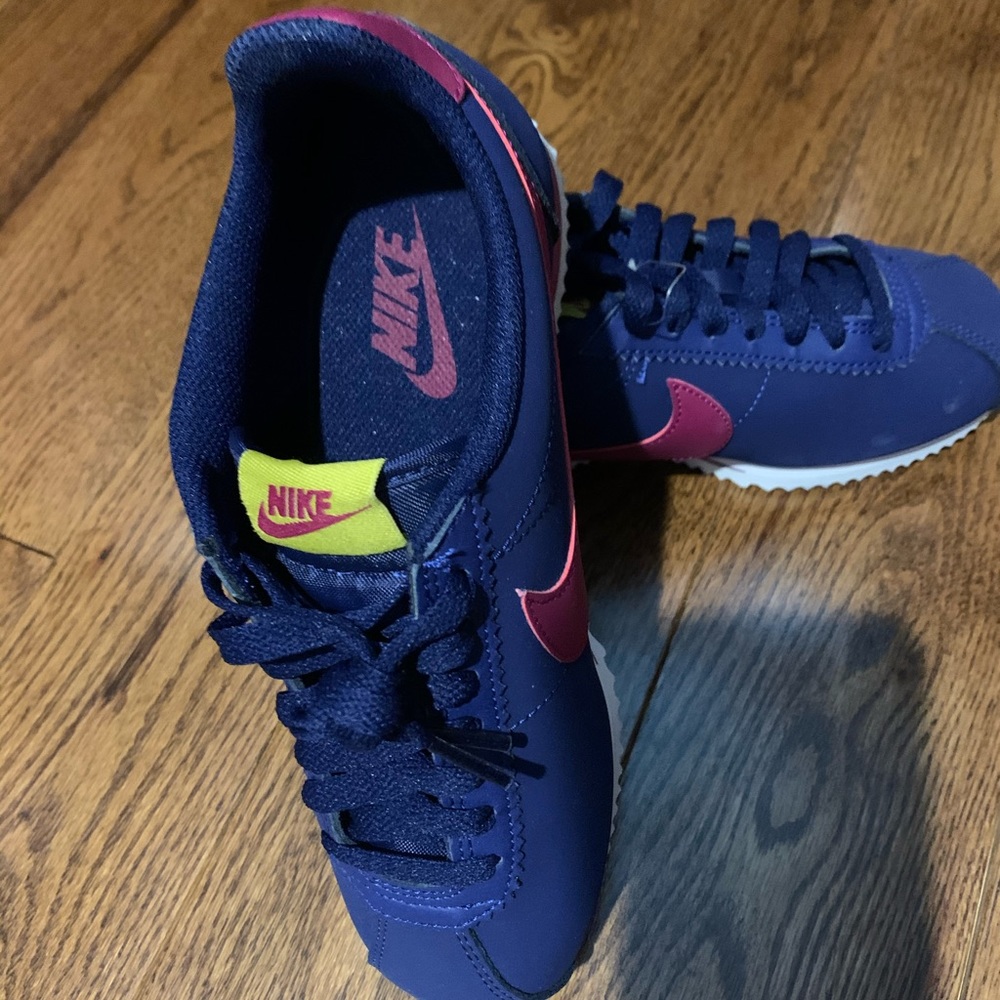 Running shoes